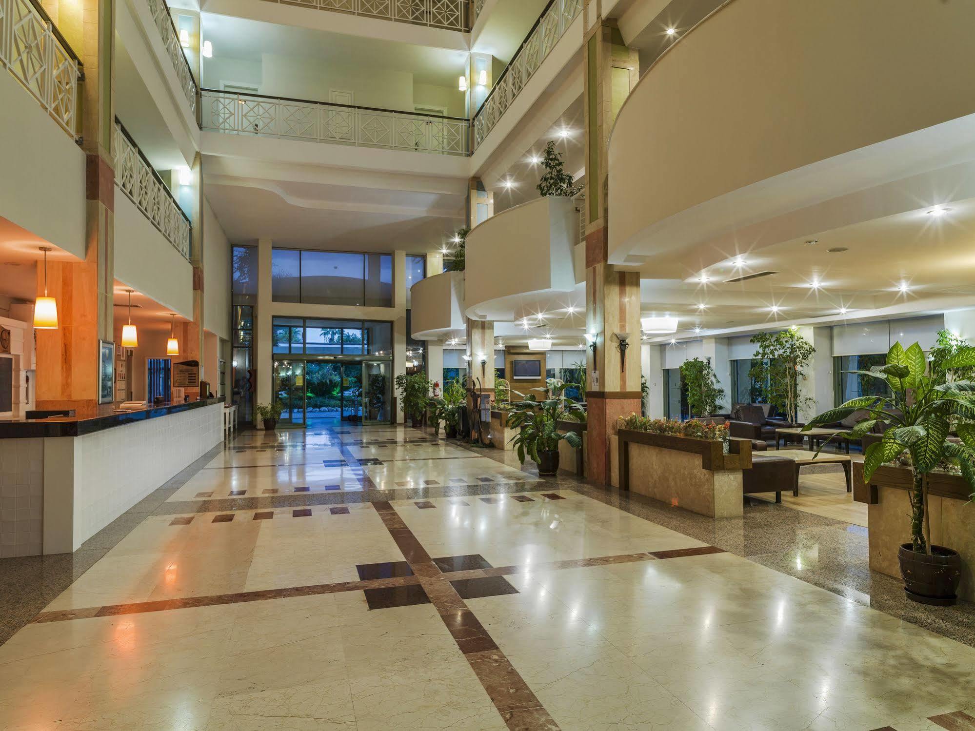 Greenwood 4*